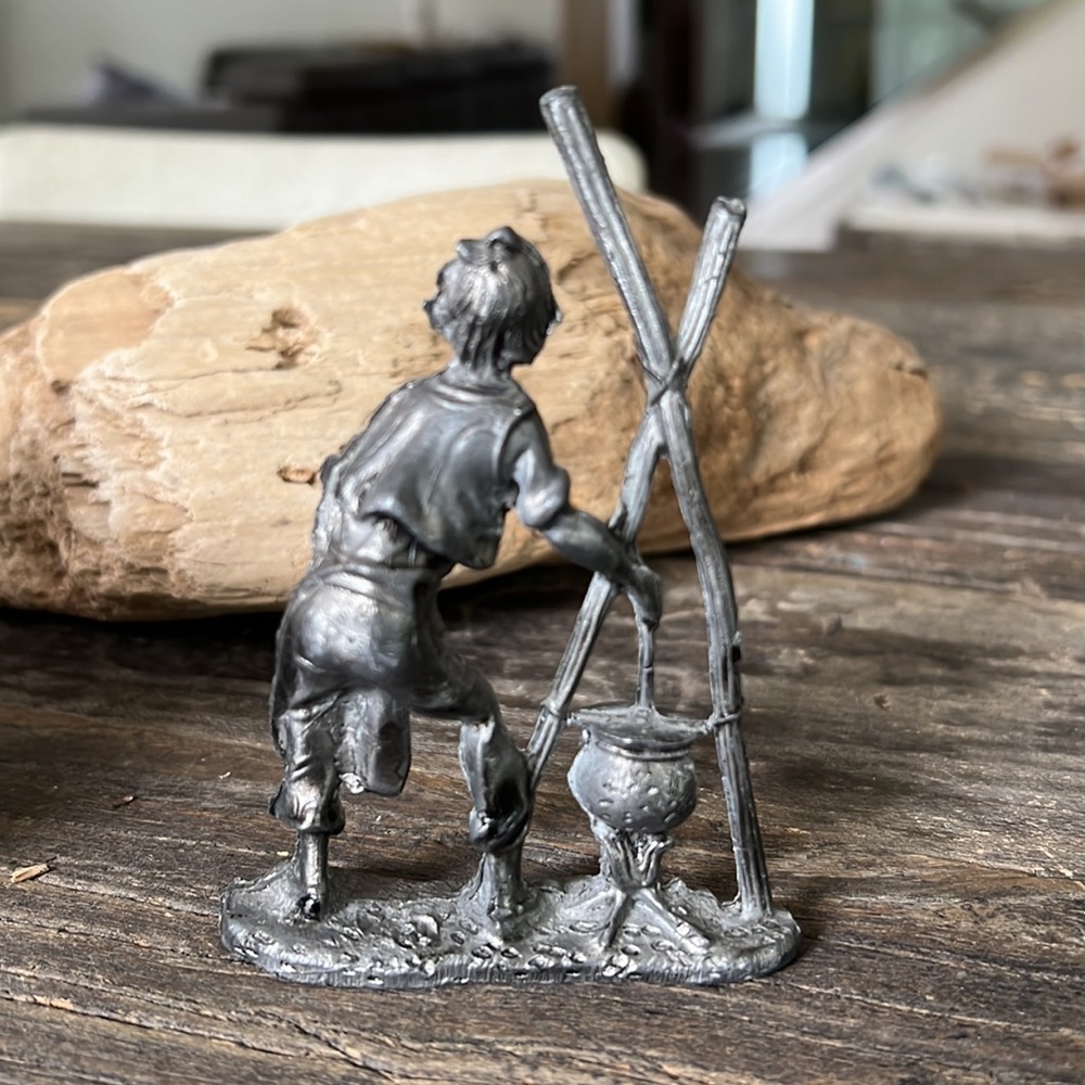 VINTAGE solid pewter fantasy figurine - 4” - Picture 3 of 9
